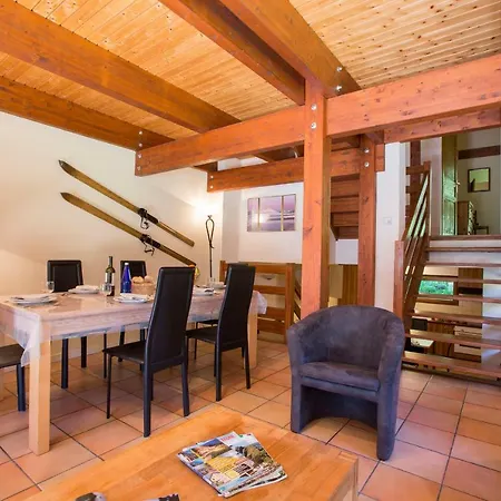 Шале Sainte-foy-l'argentiere Chalet Sleeps 9 Шамоні