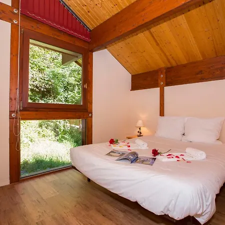 Sainte-foy-l'argentiere Chalet Sleeps 9 Chalet *
